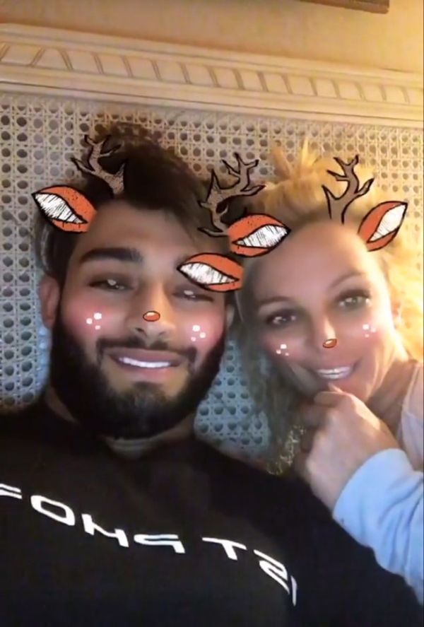 Britney’s Christmas in bed